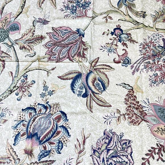 Vintage Cotton Tablecloth Jacobean flowers motif blue sage & white square cloth - Picture 5 of 10